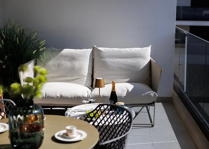 Amores Luxury By Belmont Realty * 扎达尔