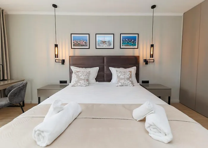 Amores Luxury By Belmont Realty 扎达尔