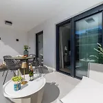 Luxury Private Residence Zadar With Terrace & Garage Parking - Quiet Boutique Stay For Couples *