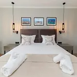 Luxury Private Residence Zadar With Terrace & Garage Parking - Quiet Boutique Stay For Couples زادار