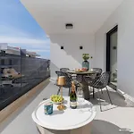 Luxury Private Residence Zadar With Terrace & Garage Parking - Quiet Boutique Stay For Couples