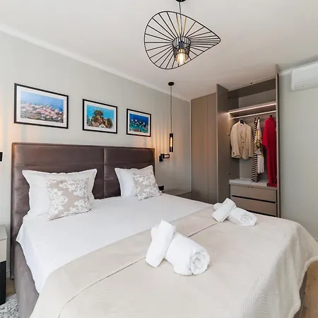 Luxury Private Residence Zadar With Terrace & Garage Parking - Quiet Boutique Stay For Couples زادار
