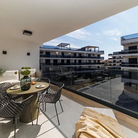 Amores Luxury By Belmont Realty Lägenhet